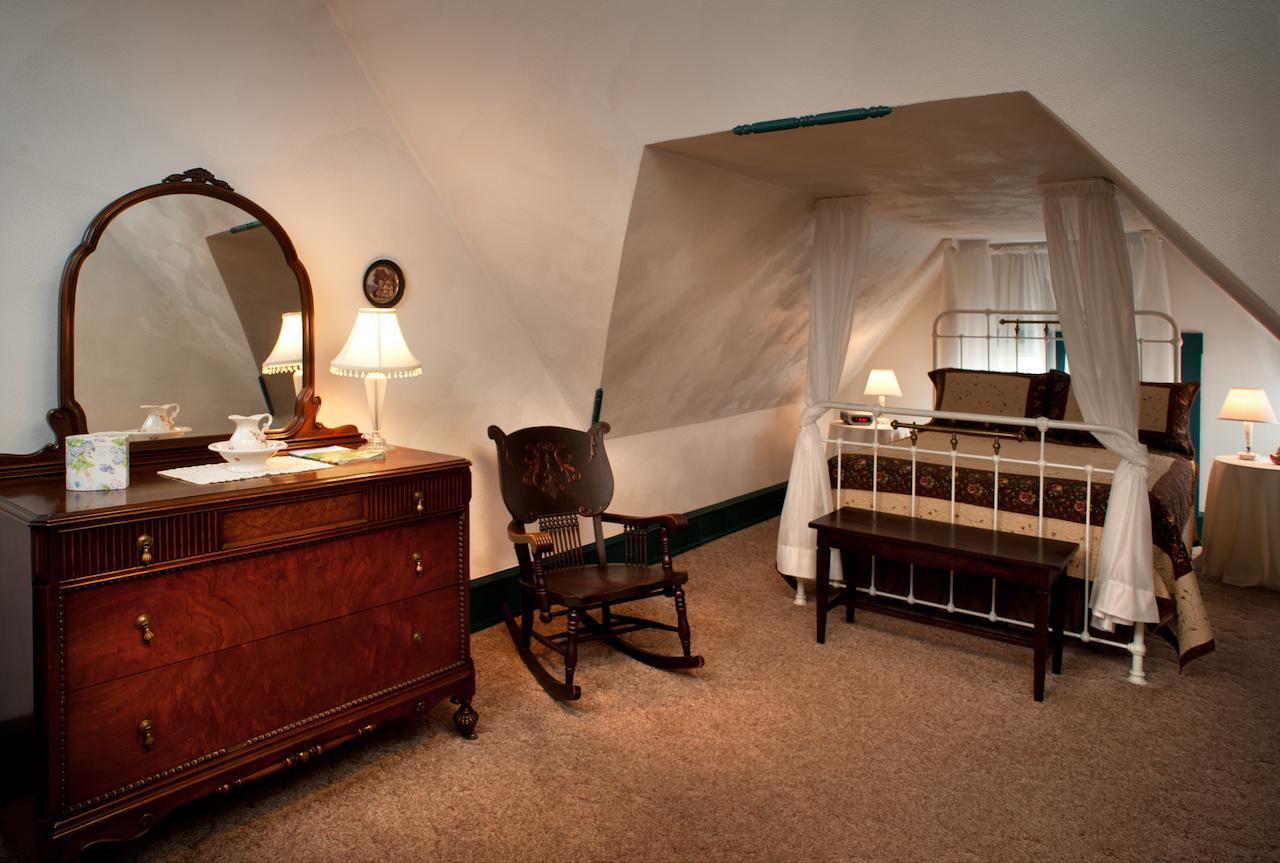 Bed and Breakfast The Historic Morris Harvey House Fayetteville Habitación foto