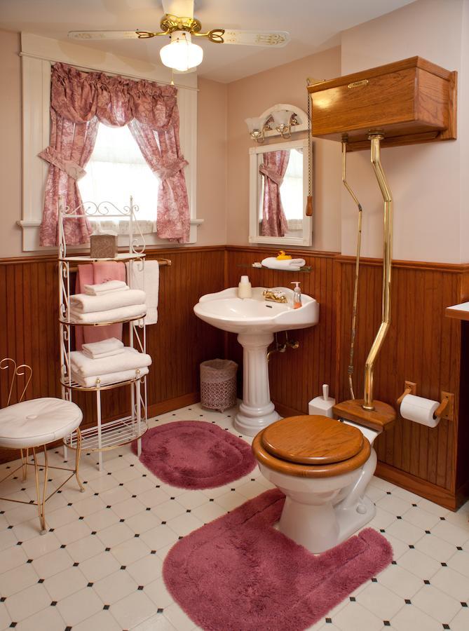 Bed and Breakfast The Historic Morris Harvey House Fayetteville Habitación foto