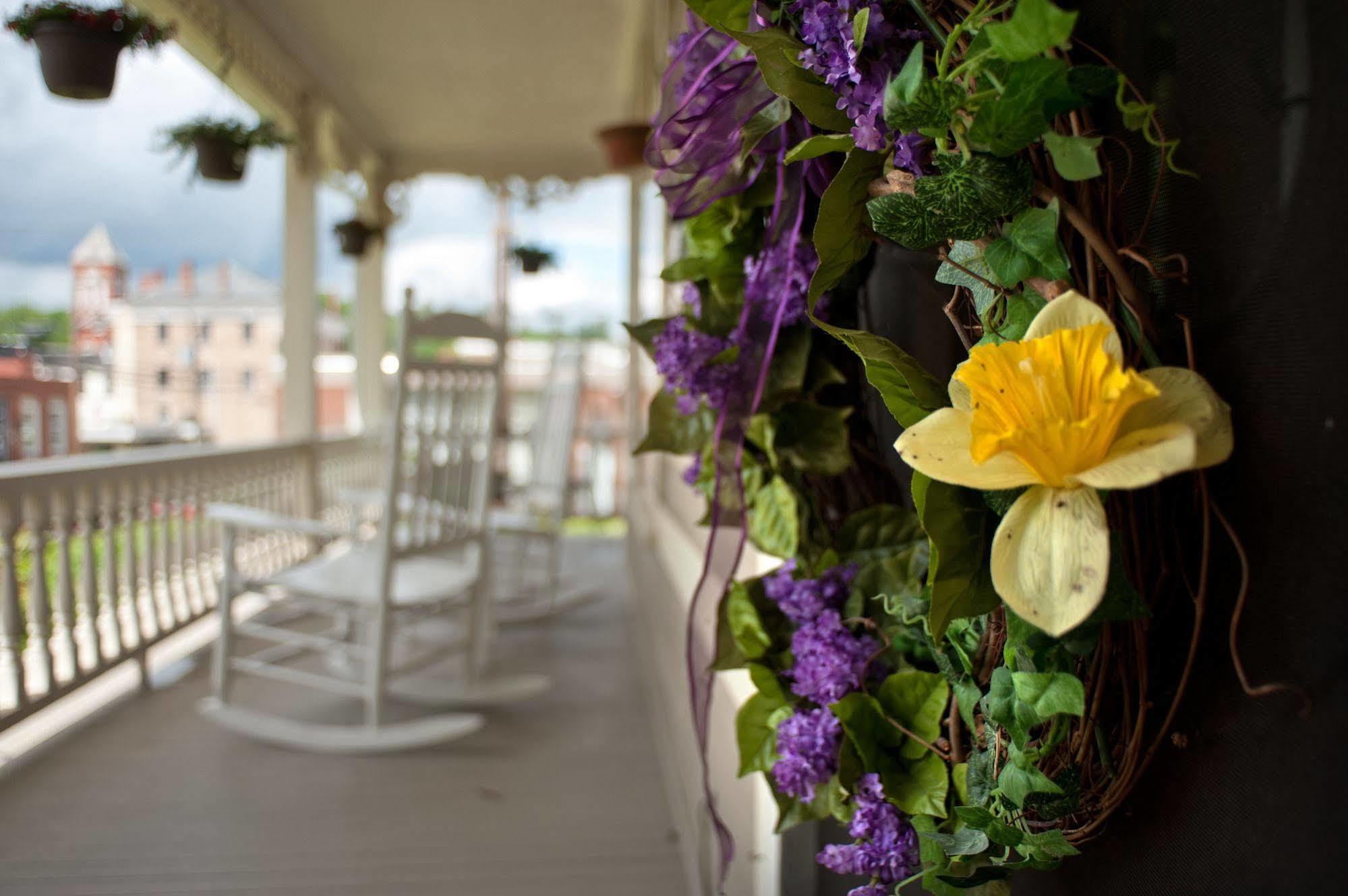 The Historic Morris Harvey House Bed and Breakfast Fayetteville Exterior foto